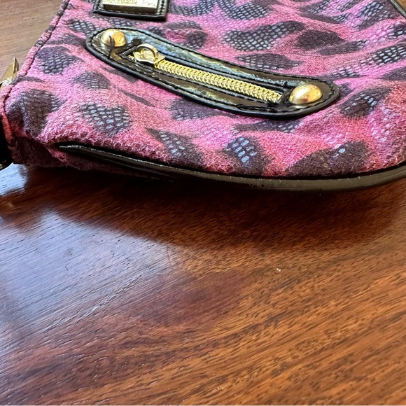 Women’s Bestyville Wristlet Pink & Black - Picture 9 of 11